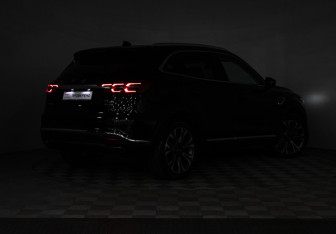 Подержанный автомобиль Hongqi HS5 2021 года (28 фото)