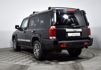Подержанный автомобиль Jeep Commander 2008 года (7 фото)