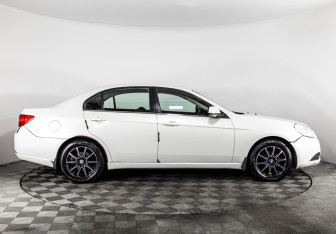 Подержанный автомобиль Chevrolet Epica 2010 года (4 фото)