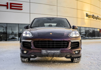Подержанный автомобиль Porsche Cayenne 2015 года (4 фото)