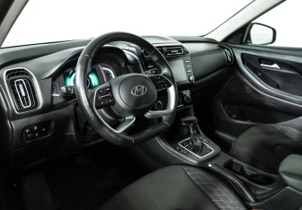 Подержанный автомобиль Hyundai Creta 2021 года (11 фото)