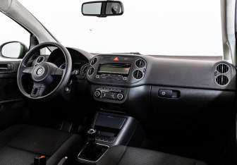 Подержанный автомобиль Volkswagen Golf Plus 2011 года (9 фото)