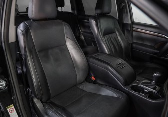 Подержанный автомобиль Toyota Highlander 2014 года (28 фото)