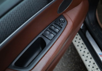 Подержанный автомобиль BMW X6 2013 года (27 фото)