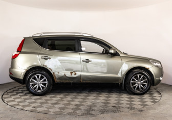 Подержанный автомобиль Geely Emgrand X7 2016 года (4 фото)