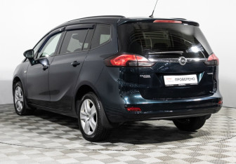Подержанный автомобиль Opel Zafira Compactvan 2013 года (7 фото)