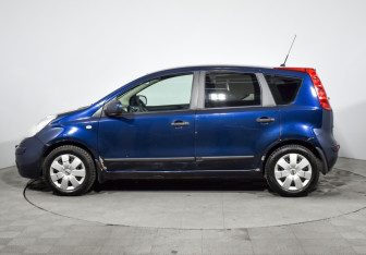 Подержанный автомобиль Nissan Note 2007 года (8 фото)