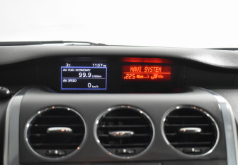 Подержанный автомобиль Mazda CX-7 2011 года (17 фото)