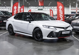 Подержанный автомобиль Toyota Camry Sedan 2021 года (5 фото)