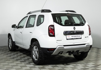 Подержанный автомобиль Renault Duster 2016 года (7 фото)