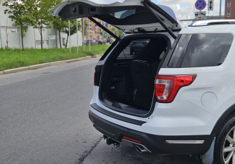 Подержанный автомобиль Ford Explorer 2018 года (7 фото)