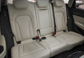 Подержанный автомобиль Audi Q5 2013 года (25 фото)