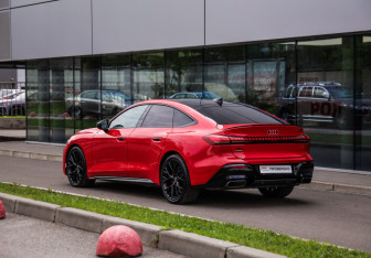 Подержанный автомобиль Audi A5 Liftback 2025 года (8 фото)