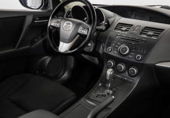 Подержанный автомобиль Mazda 3 Sedan 2011 года (9 фото)
