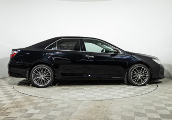 Подержанный автомобиль Toyota Camry Sedan 2016 года (4 фото)