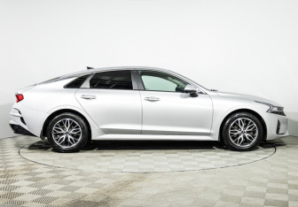 Подержанный автомобиль Kia K5 2020 года (4 фото)
