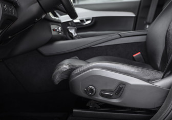 Подержанный автомобиль Volvo XC90 2015 года (30 фото)