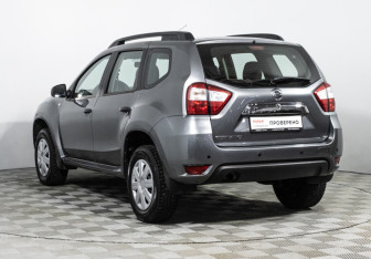 Подержанный автомобиль Nissan Terrano 2014 года (7 фото)