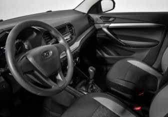 Подержанный автомобиль LADA (ВАЗ) Vesta Sedan 2023 года (9 фото)