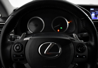 Подержанный автомобиль Lexus IS Sedan 2014 года (18 фото)