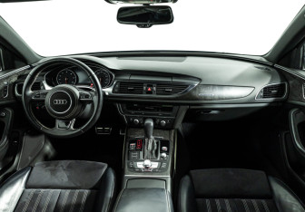 Подержанный автомобиль Audi A6 Sedan 2017 года (13 фото)