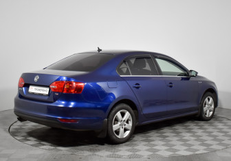 Подержанный автомобиль Volkswagen Jetta Sedan 2014 года (5 фото)