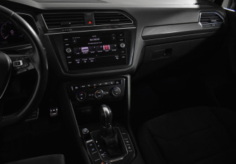 Подержанный автомобиль Volkswagen Tiguan 2019 года (20 фото)