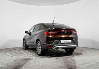 Подержанный автомобиль Renault Arkana 2020 года (7 фото)