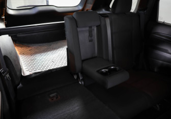 Подержанный автомобиль Jeep Grand Cherokee 2013 года (30 фото)