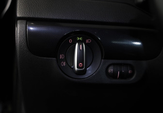 Подержанный автомобиль Volkswagen Jetta Sedan 2012 года (16 фото)