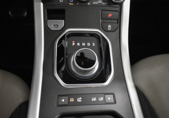 Подержанный автомобиль Land Rover Range Rover Evoque 2014 года (18 фото)