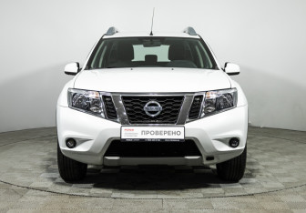 Подержанный автомобиль Nissan Terrano 2019 года (2 фото)