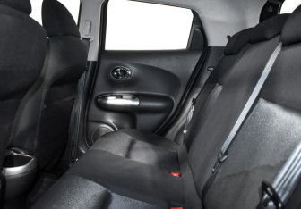 Подержанный автомобиль Nissan Juke 2012 года (12 фото)
