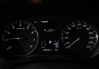 Подержанный автомобиль Mitsubishi Outlander 2016 года (12 фото)