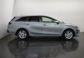 Подержанный автомобиль Kia Ceed Wagon 2019 года (4 фото)