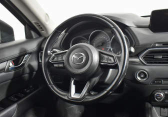 Подержанный автомобиль Mazda CX-5 2017 года (15 фото)