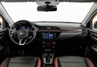 Подержанный автомобиль Kia Rio Hatchback 2019 года (10 фото)