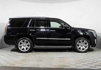 Подержанный автомобиль Cadillac Escalade Suv 2016 года (4 фото)