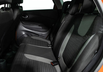 Подержанный автомобиль Renault Kaptur 2017 года (10 фото)