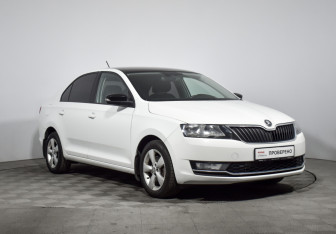 Подержанный автомобиль Skoda Rapid Liftback 2017 года (3 фото)