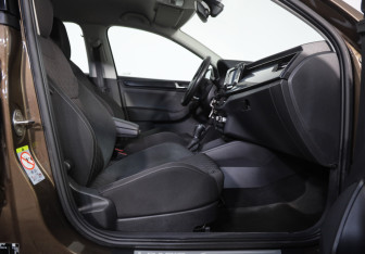 Подержанный автомобиль Skoda Rapid Liftback 2020 года (24 фото)