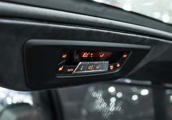 Подержанный автомобиль BMW X7 2023 года (22 фото)
