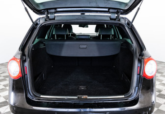 Подержанный автомобиль Volkswagen Passat Wagon 2008 года (23 фото)