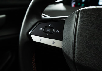 Подержанный автомобиль Changan UNI-S 2024 года (16 фото)