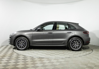 Подержанный автомобиль Porsche Macan 2017 года (8 фото)