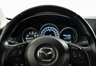 Подержанный автомобиль Mazda CX-5 2015 года (15 фото)