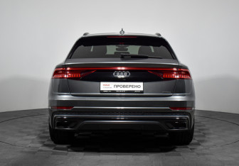 Подержанный автомобиль Audi Q8 2019 года (6 фото)