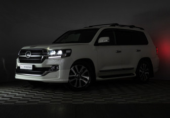 Подержанный автомобиль Toyota Land Cruiser Suv 2018 года (34 фото)