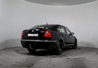 Подержанный автомобиль Skoda Octavia Liftback 2008 года (5 фото)