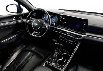 Подержанный автомобиль Kia K5 2020 года (16 фото)